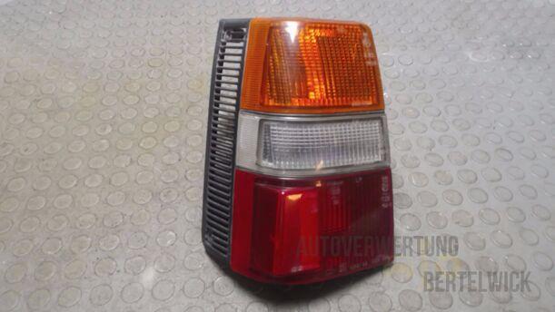 Foto: HECKLEUCHTE / RÜCKLICHT LINKS eines Nissan Sunny Traveller GL