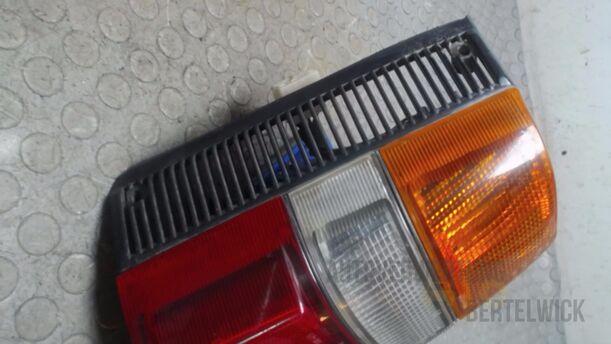 Foto: HECKLEUCHTE / RÜCKLICHT LINKS eines Nissan Sunny Traveller GL