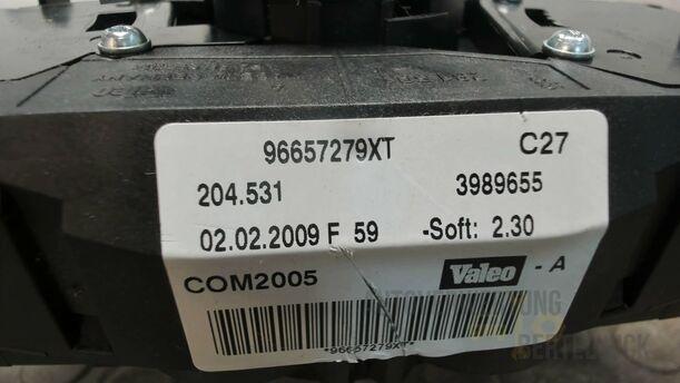 Foto: KOMBISCHALTER / LENKSTOCKSCHALTER eines Peugeot 207 SW 110 HDi FAP (Blue Lion) GL