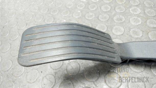 Foto: GASPEDAL eines Peugeot 207 SW 110 HDi FAP (Blue Lion) GL