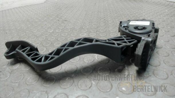 Foto: GASPEDAL eines Peugeot 207 SW 110 HDi FAP (Blue Lion) GL