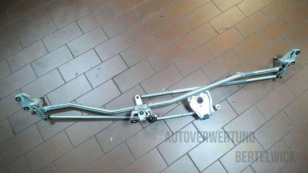 Foto: SCHEIBENWISCHERGESTÄNGE eines Opel Meriva 1.6 16V
