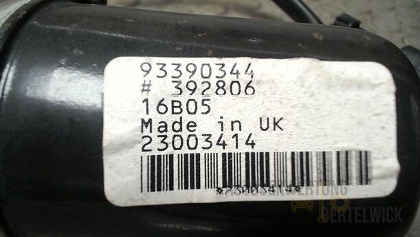 Foto: SCHEIBENWISCHERMOTOR VORN eines Opel Meriva 1.6 16V