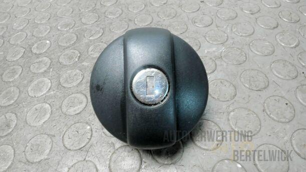 Foto: TANKVERSCHLUSS eines Peugeot 207 SW 110 HDi FAP (Blue Lion)