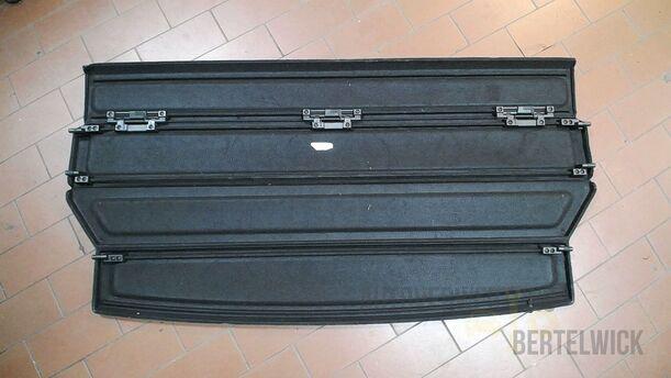 Foto: HUTABLAGE/ LADERAUMABDECKUNG eines Opel Meriva 1.6 16V