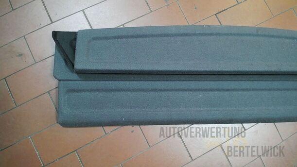 Foto: HUTABLAGE/ LADERAUMABDECKUNG eines Opel Meriva 1.6 16V