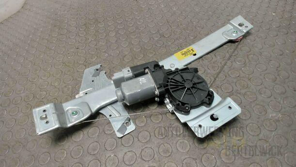Foto: FENSTERHEBER HINTEN LINKS ELEKTRISCH eines Peugeot 207 SW 110 HDi FAP (Blue Lion)