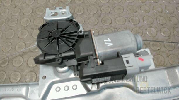 Foto: FENSTERHEBER VORNE LINKS ( KOMBI ) eines Peugeot 207 SW 110 HDi FAP (Blue Lion)