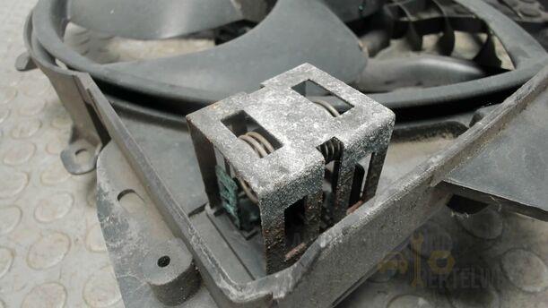 Foto: ELEKTROLÜFTER eines Peugeot 207 SW 110 HDi FAP (Blue Lion)