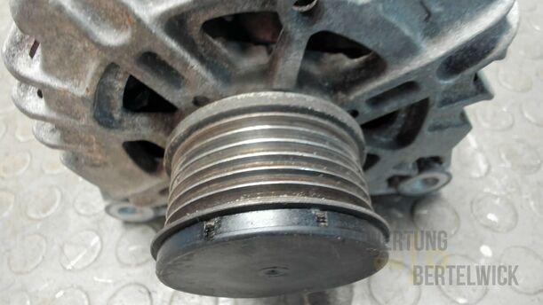 Foto: LICHTMASCHINE / GENERATOR 150 A eines Peugeot 207 SW 110 HDi FAP (Blue Lion) GL