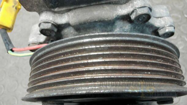 Foto: KLIMAKOMPRESSOR eines Peugeot 207 SW 110 HDi FAP (Blue Lion) GL