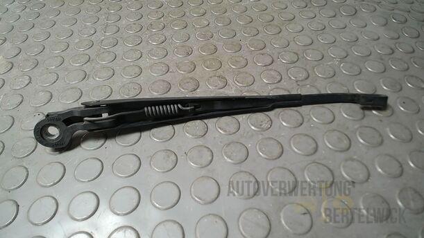 Foto: SCHEIBENWISCHERARM HINTEN ( VARIANT ) eines VW Golf Variant 1.9 TDI GL