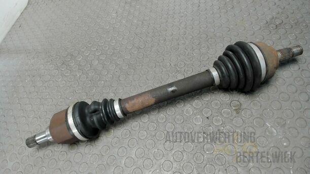 Foto: ANTRIEBSWELLE LINKS eines Peugeot 207 SW 110 HDi FAP (Blue Lion) GL