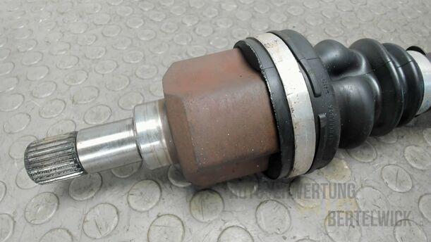 Foto: ANTRIEBSWELLE LINKS eines Peugeot 207 SW 110 HDi FAP (Blue Lion) GL