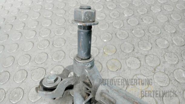 Foto: SCHEIBENWISCHERMOTOR VORNE eines Peugeot 207 SW 110 HDi FAP (Blue Lion) GL