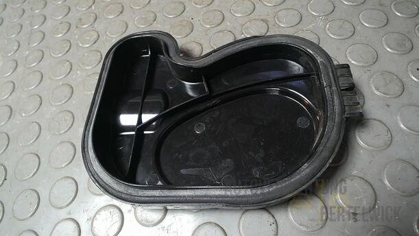 Foto: SCHEINWERFERKAPPE LINKS ( VALEO ) eines VW Golf Variant 1.9 TDI