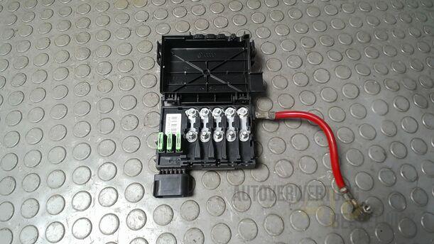 Foto: SICHERUNGSKASTEN BATTERIE eines VW Golf Variant 1.9 TDI