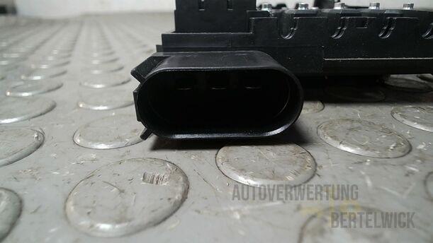 Foto: SICHERUNGSKASTEN BATTERIE eines VW Golf Variant 1.9 TDI