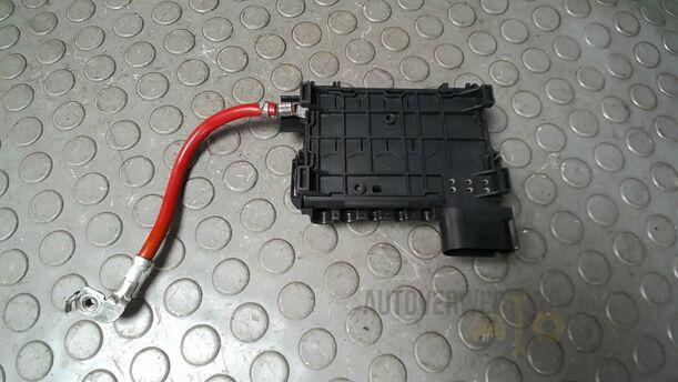Foto: SICHERUNGSKASTEN BATTERIE eines VW Golf Variant 1.9 TDI