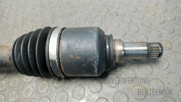 Foto: ANTRIEBSWELLE ( SCHALTRGETRIEBE ) eines Mercedes-Benz A 170