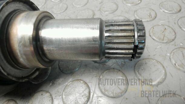 Foto: ANTRIEBSWELLE ( SCHALTRGETRIEBE ) eines Mercedes-Benz A 170