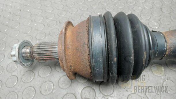 Foto: ANTRIEBSWELLE ( SCHALTRGETRIEBE ) eines Mercedes-Benz A 170