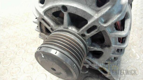 Foto: LICHTMASCHINE / GENERATOR 115 A eines Mercedes-Benz A 170