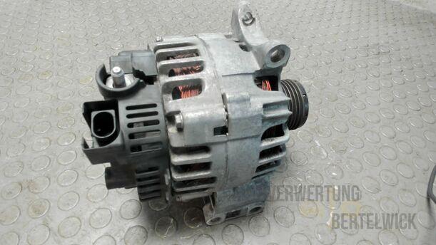 Foto: LICHTMASCHINE / GENERATOR 115 A eines Mercedes-Benz A 170