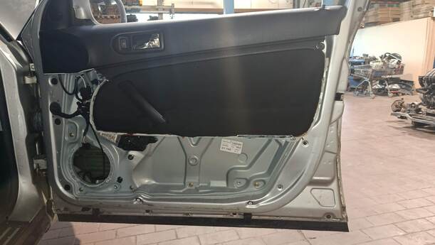 Foto: TÜR VORNE RECHTS eines VW Passat Variant 1.9 TDI