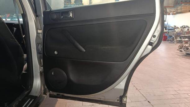 Foto: TÜR HINTEN RECHTS ( VARIANT ) eines VW Passat Variant 1.9 TDI