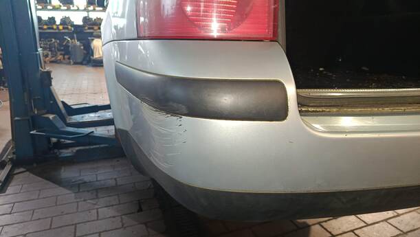 Foto: STOSSFÄNGER / STOßSTANGE HINTEN ( VARIANT ) eines VW Passat Variant 1.9 TDI
