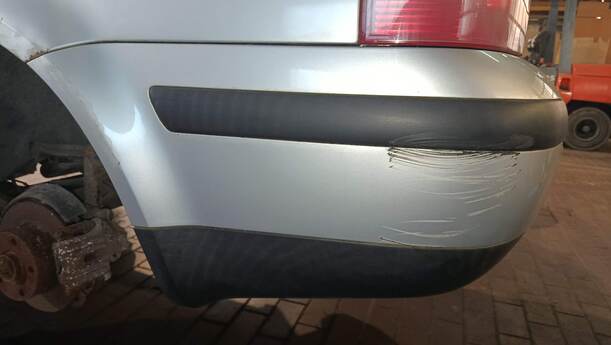Foto: STOSSFÄNGER / STOßSTANGE HINTEN ( VARIANT ) eines VW Passat Variant 1.9 TDI