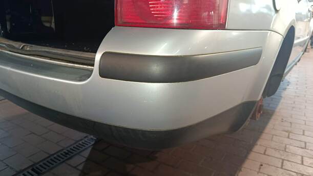 Foto: STOSSFÄNGER / STOßSTANGE HINTEN ( VARIANT ) eines VW Passat Variant 1.9 TDI
