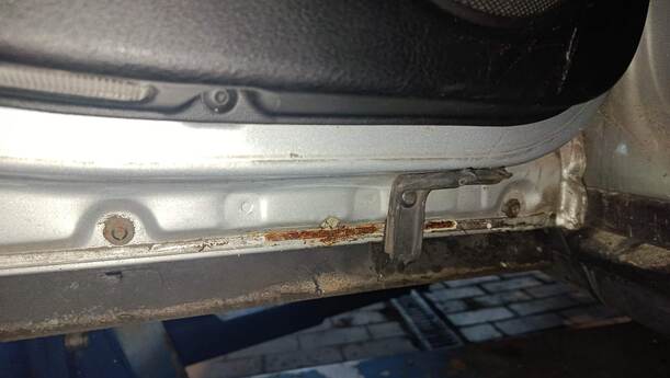 Foto: TÜR HINTEN LINKS ( VARIANT ) eines VW Passat Variant 1.9 TDI
