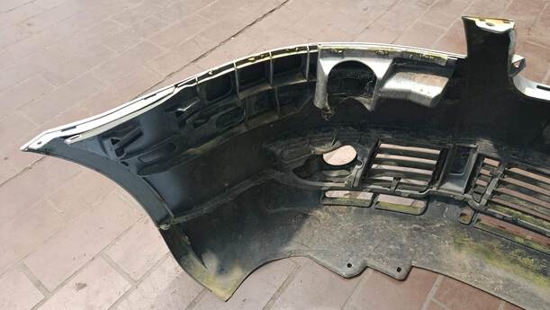 Foto: STOSSFÄNGER / STOßSTANGE VORN eines VW Passat Variant 1.9 TDI GL
