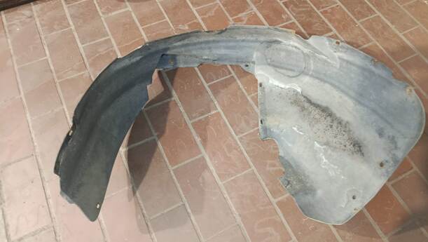 Foto: RADHAUSSCHALE / INNENKOTFLÜGEL LINKS eines VW Passat Variant 1.9 TDI GL