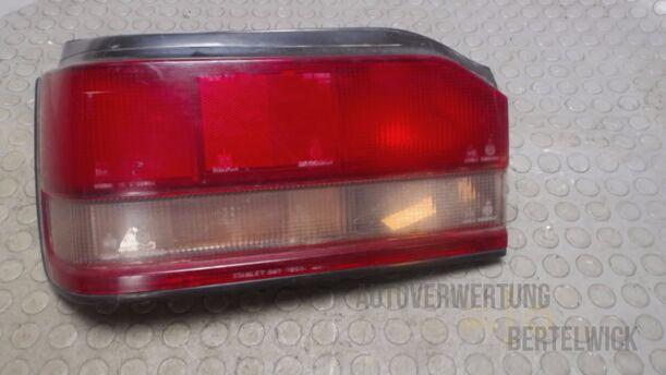Foto: HECKLEUCHTE / RÜCKLICHT LINKS eines Mazda 323 1.4 LX
