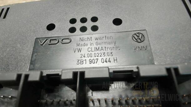 Foto: HEIZUNGSBETÄTIGUNG / KLIMABEDIENTEIL eines VW Passat Variant 1.9 TDI LX