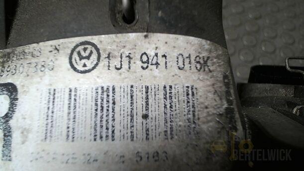 Foto: SCHEINWERFER RECHTS ( NEBELSCHEINWERFER ) eines VW Golf Variant 1.9 TDI