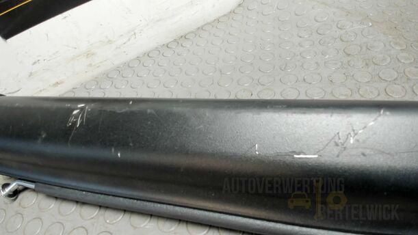 Foto: NETZTRENNWAND eines VW Passat Variant 1.9 TDI
