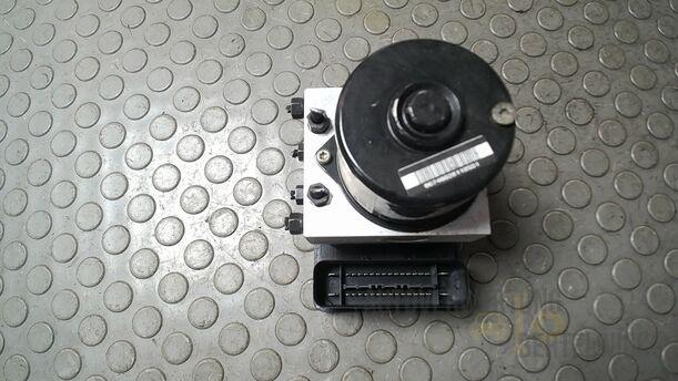 Foto: HAUPTBREMSAGGREGAT ABS eines VW Golf Variant 1.9 TDI