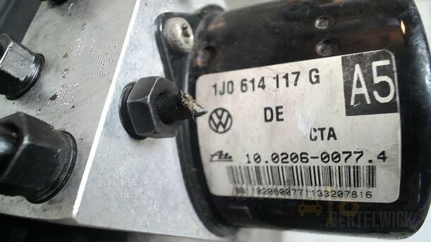 Foto: HAUPTBREMSAGGREGAT ABS eines VW Golf Variant 1.9 TDI