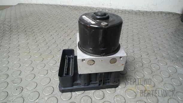 Foto: HAUPTBREMSAGGREGAT ABS eines VW Golf Variant 1.9 TDI