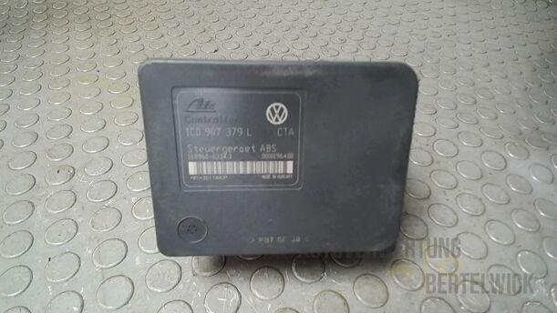 Foto: HAUPTBREMSAGGREGAT ABS eines VW Golf Variant 1.9 TDI