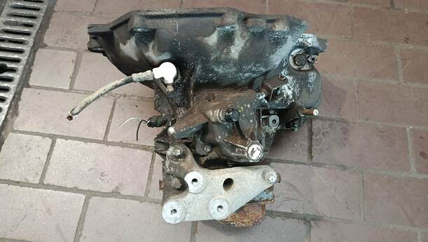 Foto: SCHALTGETRIEBE 5 GANG eines Opel Astra 1.8 Caravan