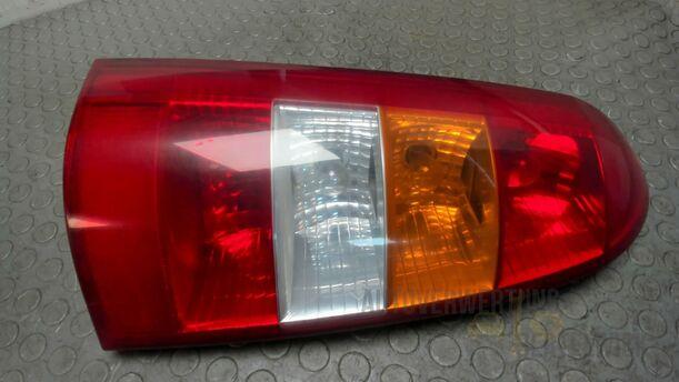 Foto: HECKLEUCHTE / RÜCKLICHT LINKS ( CARAVAN ) eines Opel Astra 1.8 Caravan
