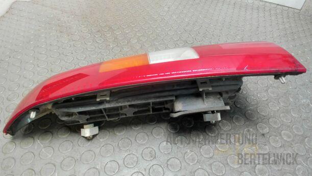 Foto: HECKLEUCHTE / RÜCKLICHT LINKS ( CARAVAN ) eines Opel Astra 1.8 Caravan
