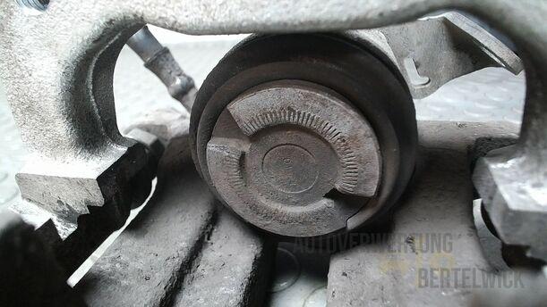 Foto: BREMSSATTEL HINTEN RECHTS ( LUCAS ) eines VW Golf Variant 1.9 TDI