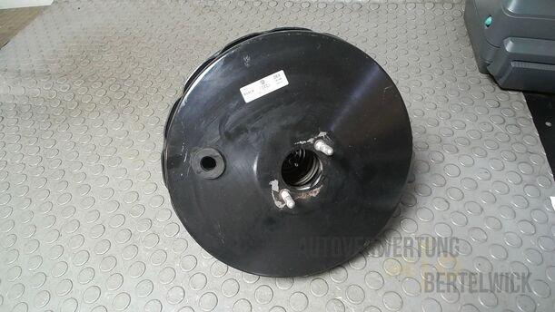 Foto: BREMSKRAFTVERSTÄRKER eines VW Golf Variant 1.9 TDI
