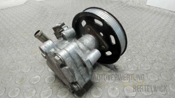 Foto: PUMPE SERVOLENKUNG eines Opel Astra 1.8 Caravan